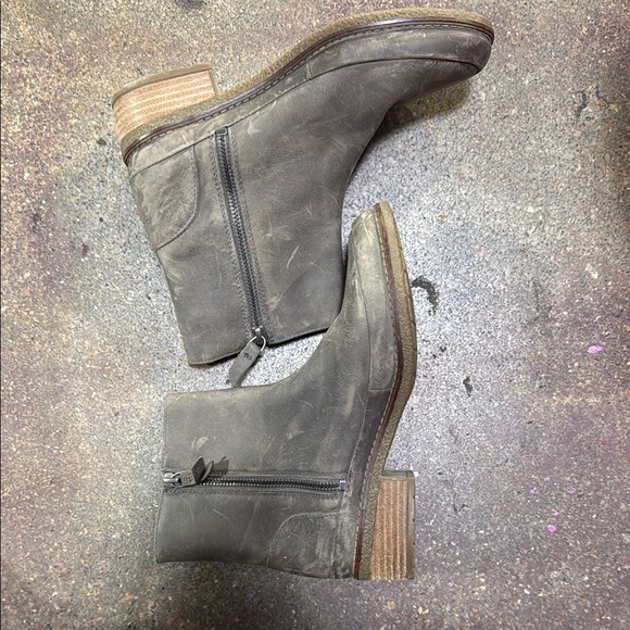 Sperry Gray Ankle Boots - Picture 4 of 5